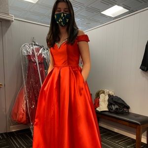 Meet your Posher, Maddie